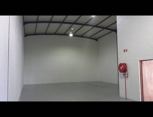 290M² FACTORY TO LET IN STIKLAND